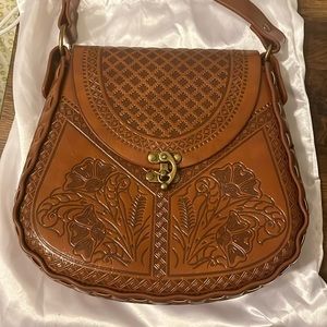 Alma Mia Leather crossbody purse